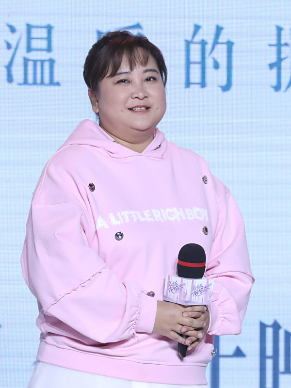 热辣滚烫贾玲的燃情喜剧新作