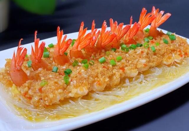 蒜蓉虾粉丝98自制食谱分享 02蒜蓉粉丝虾98  95食材: - 大虾