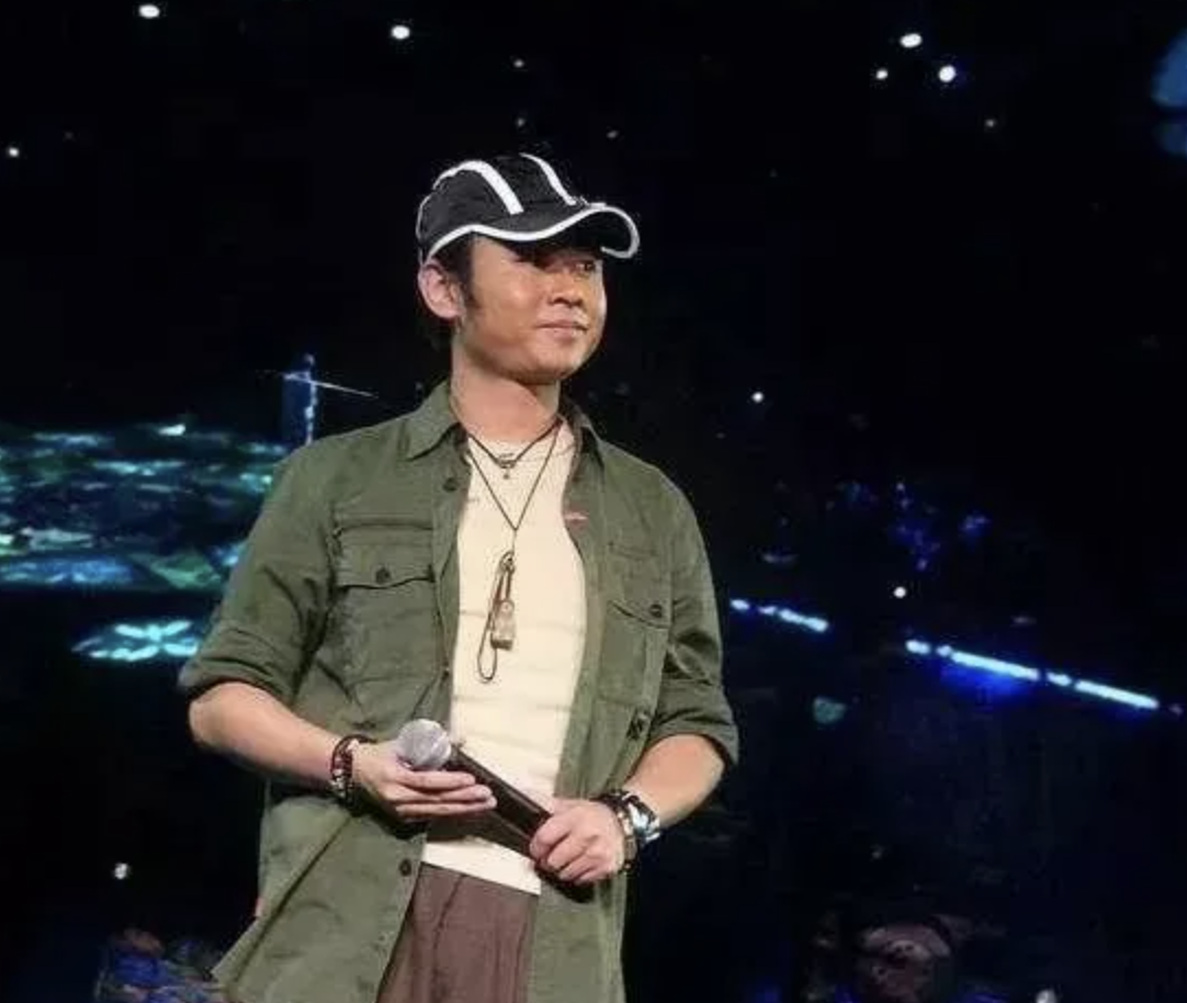 汪峰回应刀郎新歌:音乐不是是非 近日,刀郎推出了新专辑《山歌寥哉》