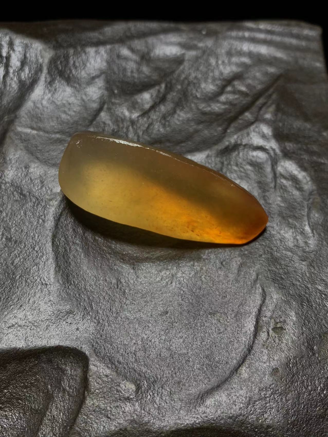 新疆杜热红石滩精品宝石光 今天给大家分享几个精品的宝石光, 产自于