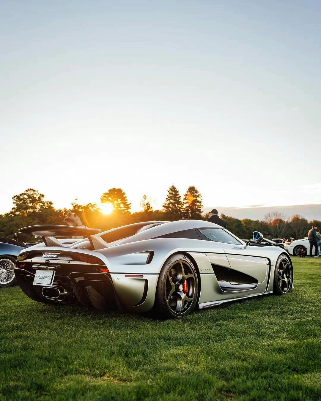 科尼赛克regera 科尼赛克regera是一款备受瞩目的超级跑车,以其卓越的