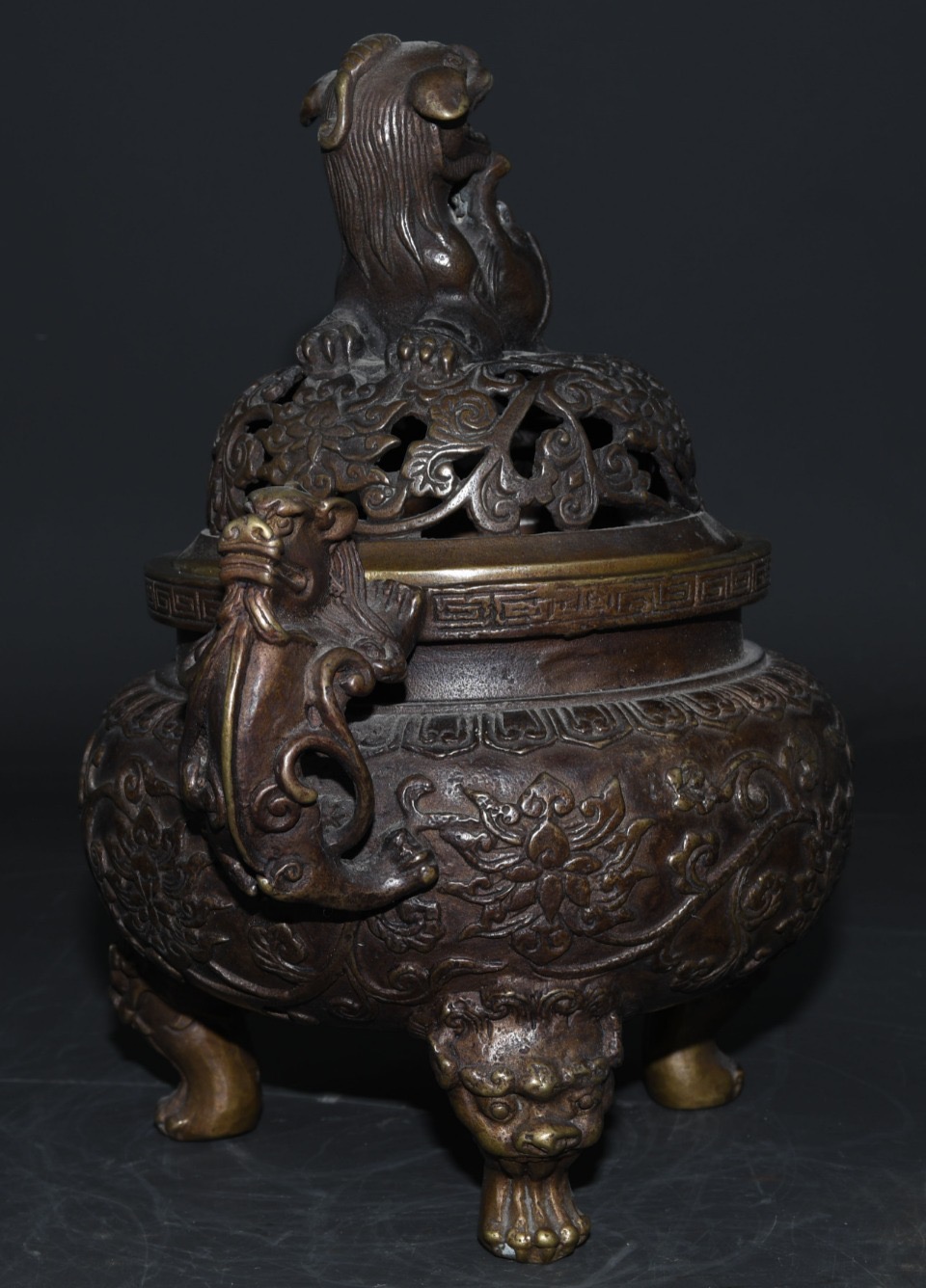 珍品黄铜狮耳熏香炉 珍品老黄铜狮耳熏香炉,包浆醇厚