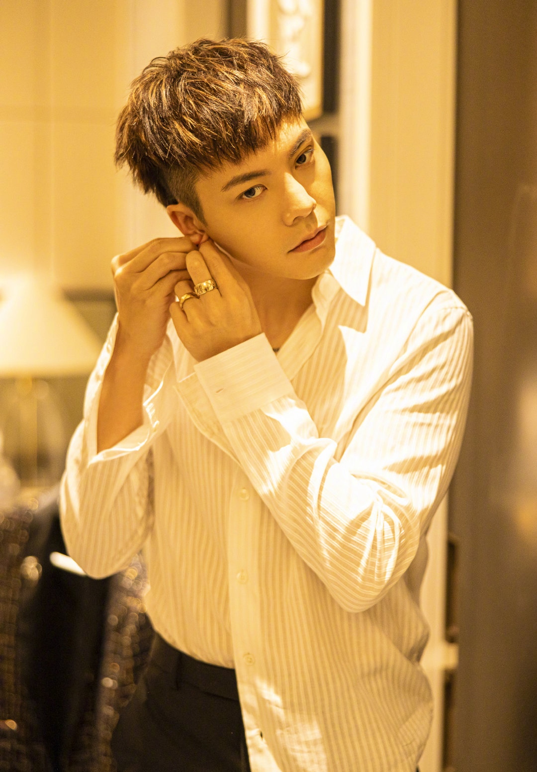 哇塞,有八卦新闻啦!网传杨幂和陈伟霆恋爱曝光啦!这是不是真的呢?