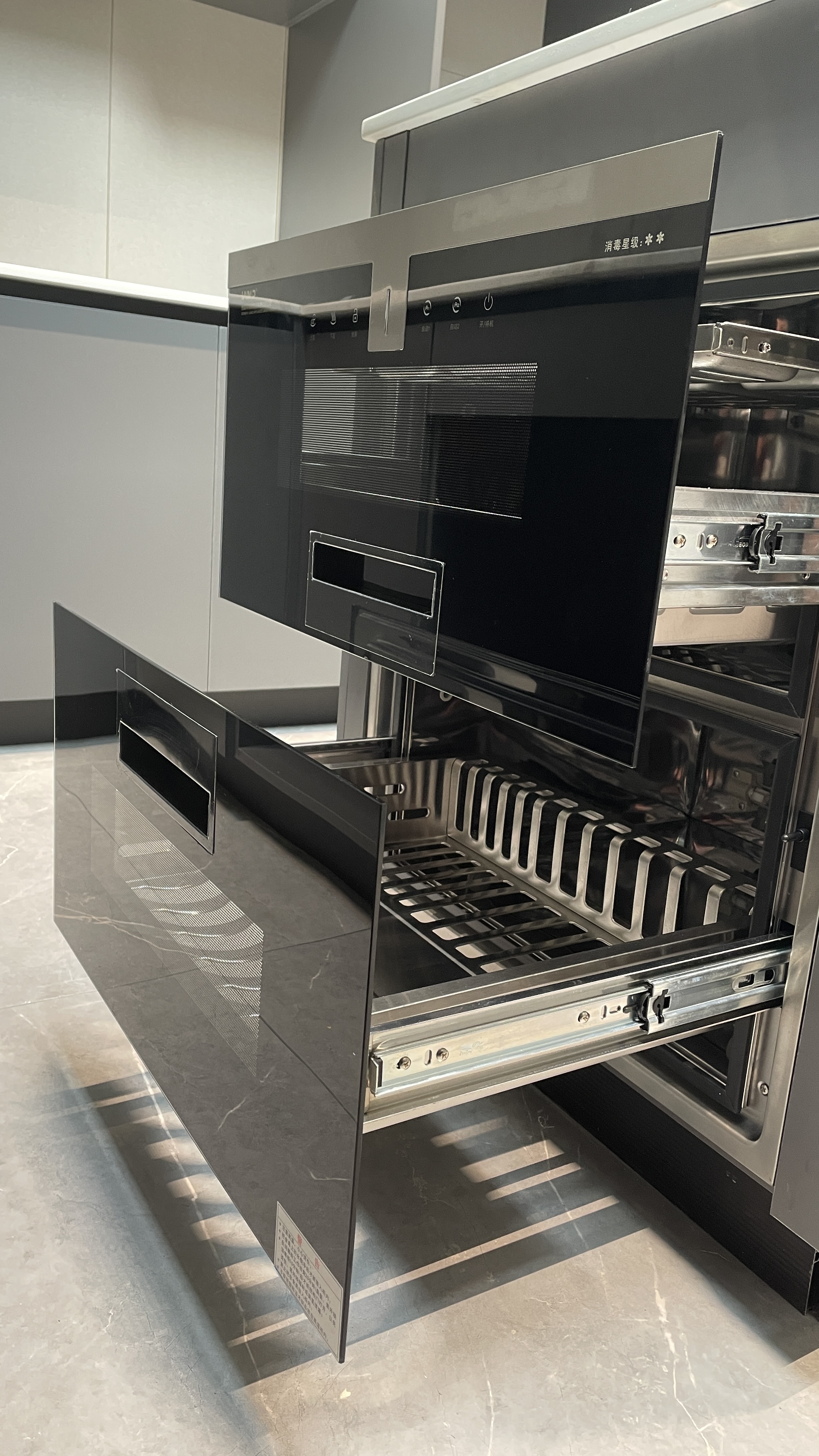 一台美观又实用的消毒柜,让你的厨房瞬间升级.