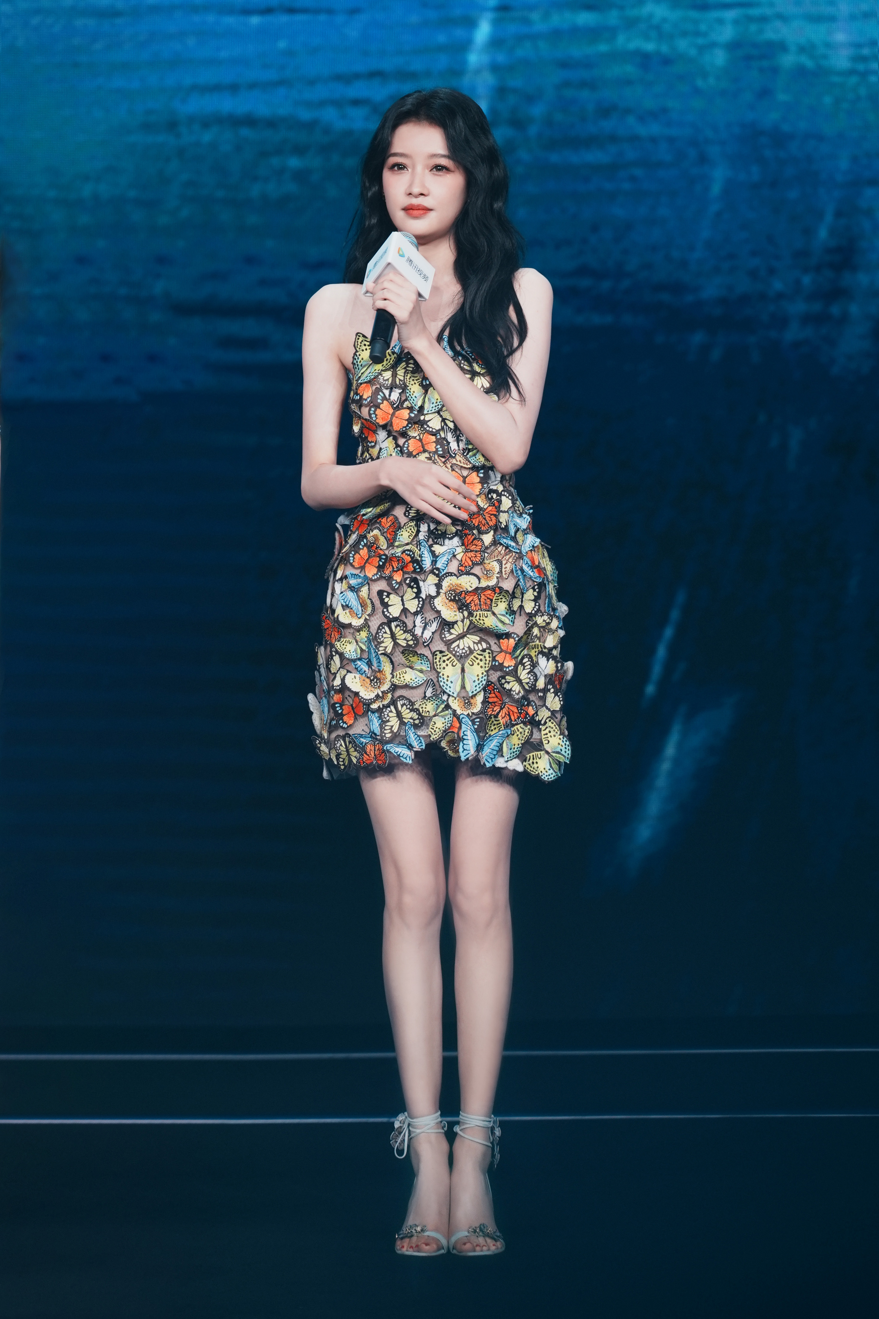 孙怡 这腿比我命还长~ #孙怡##气质美女##性感美女