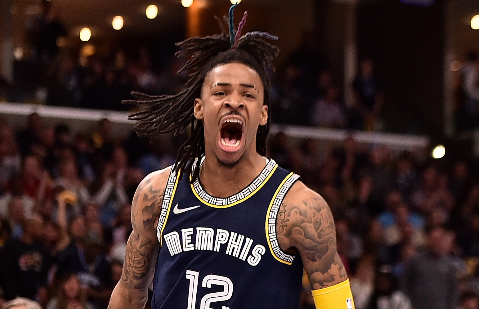 nba联盟开出罚单,莫兰特被禁赛25场 据多位消息人士透露,nba联盟将对