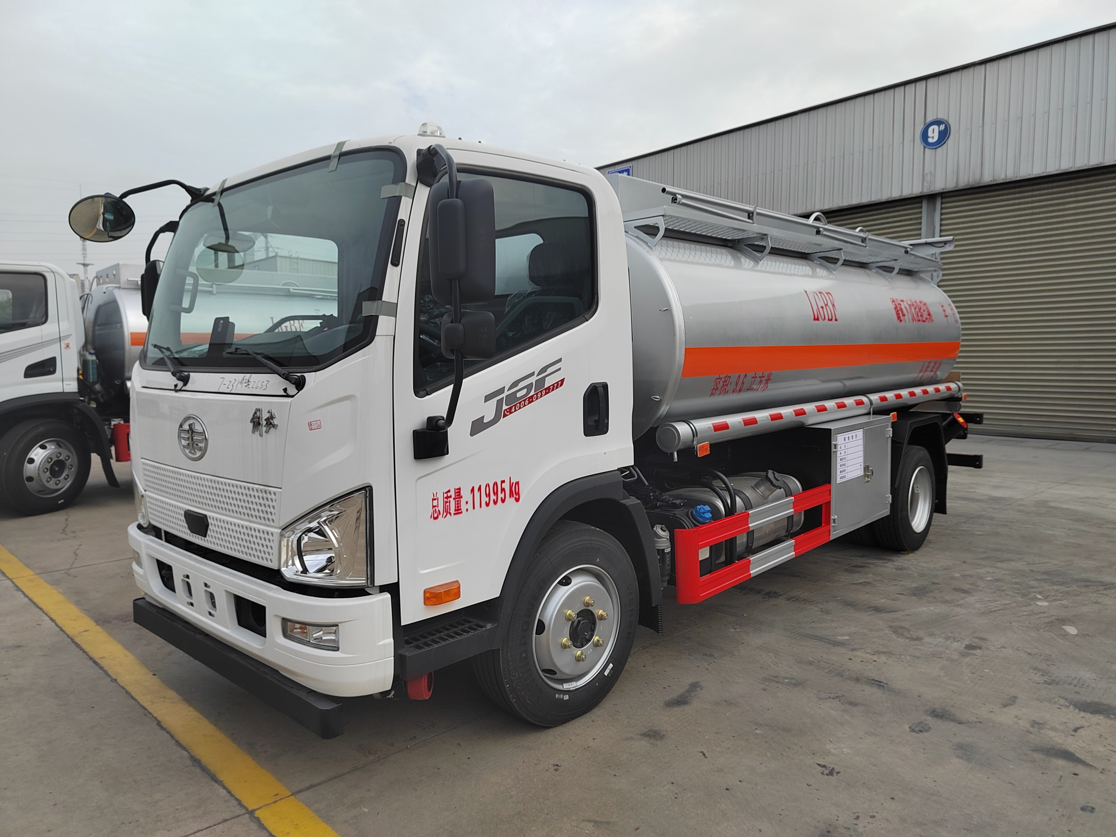 解放9.6方油罐车,流动加油车,柴油配送 #解放8吨油罐车#解放9.6方油罐