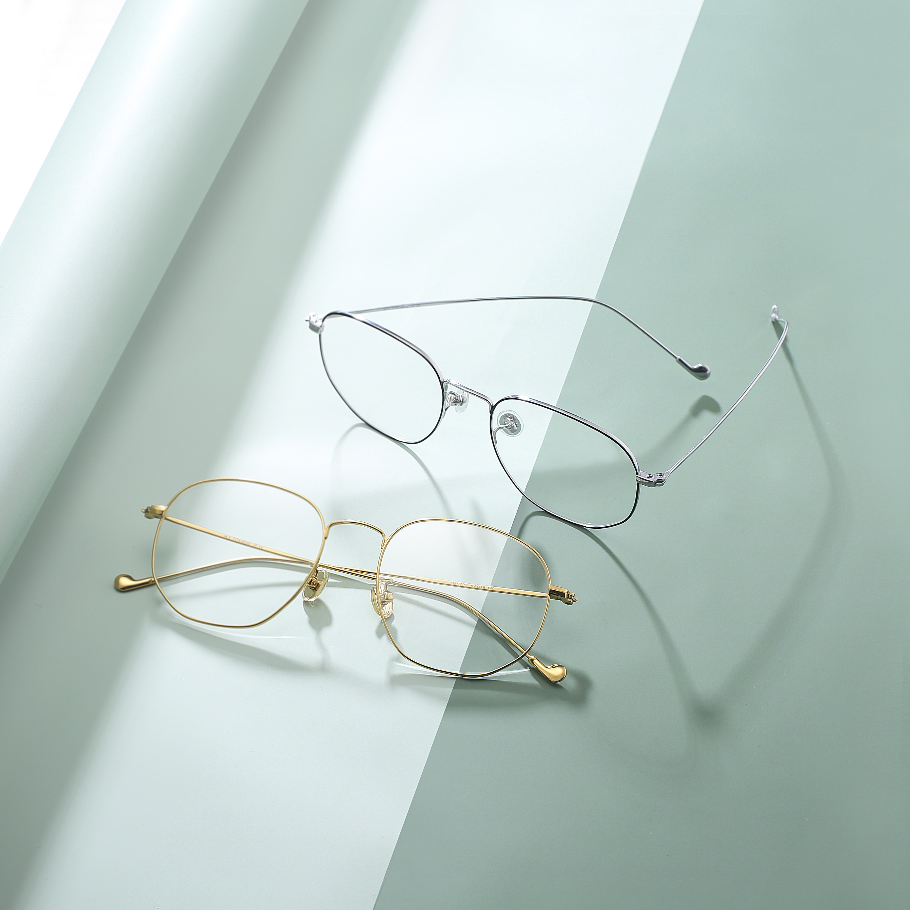 眼镜界流传着"20元的镜架,200元是讲人情,300元是讲交情,400元是讲