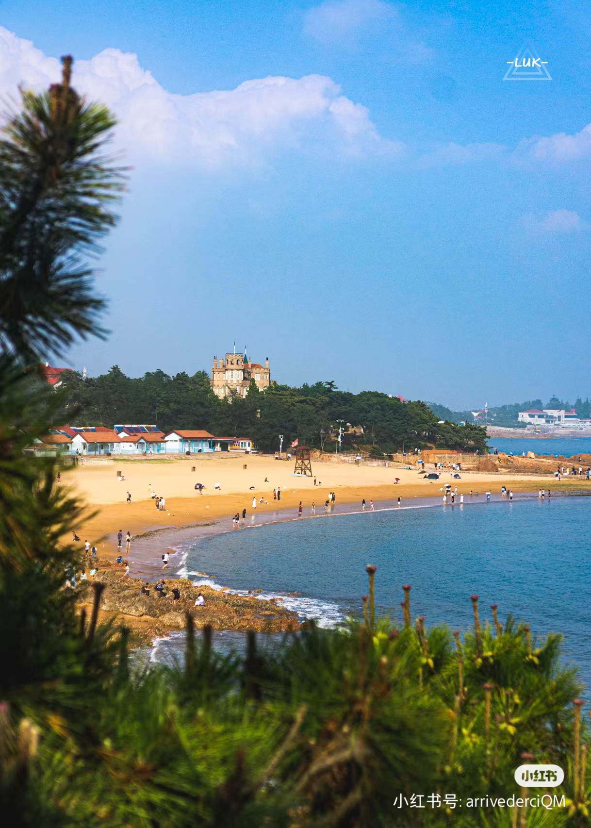 青岛金沙滩青岛金沙滩是中国山东省青岛市的一处著名海滩.