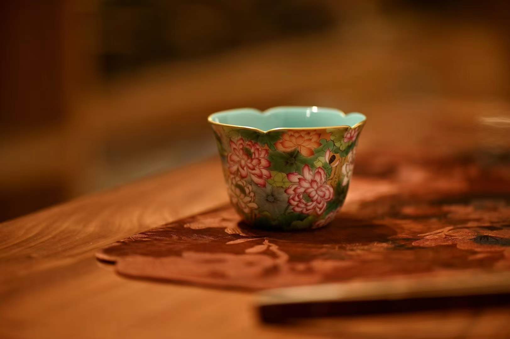 见山烧斗彩瓷器|高岭土主人杯品茶心得95 我是一个喜欢喝茶的人