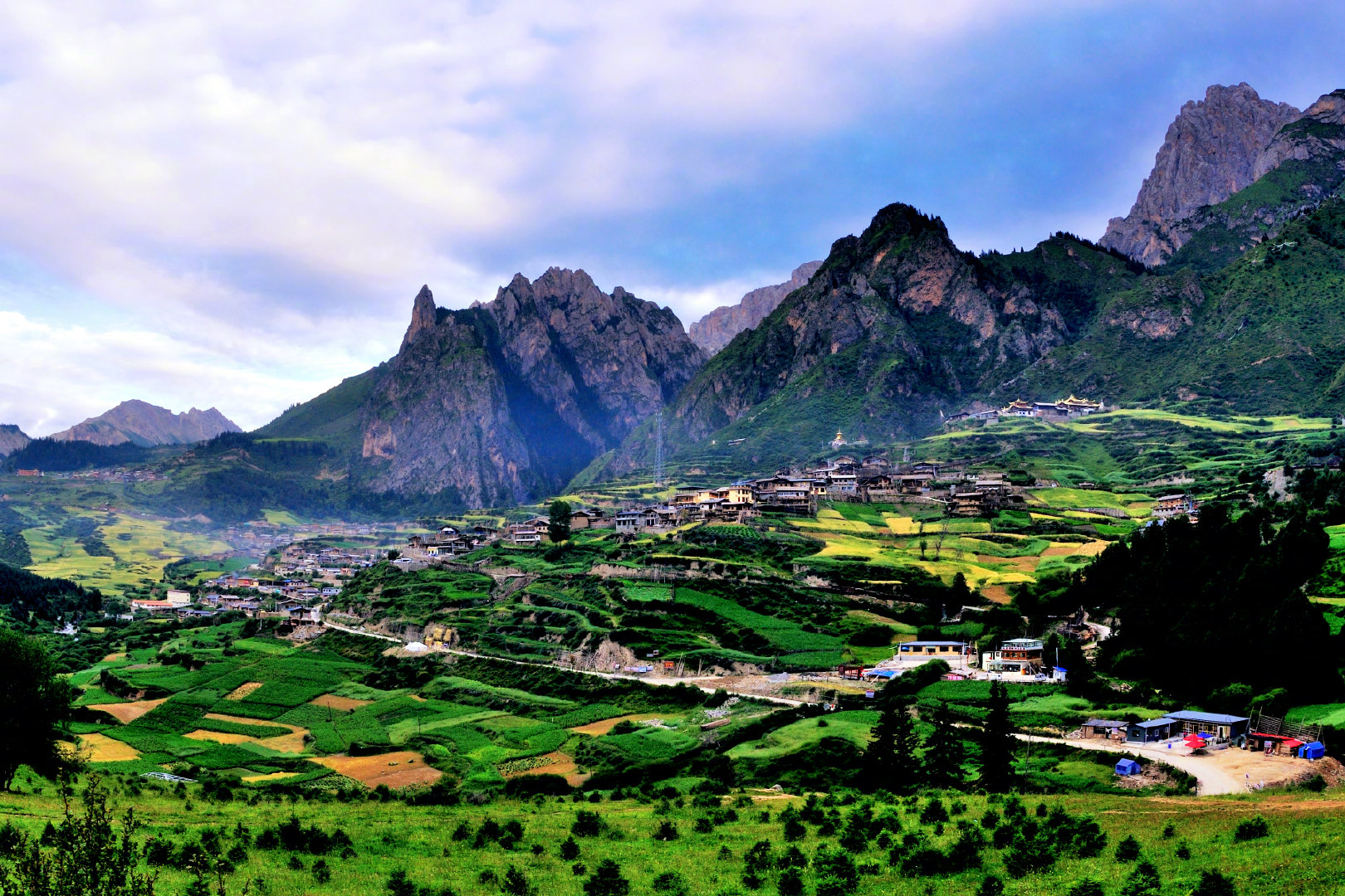 甘肃甘南:探索多元之美 甘肃甘南藏族自治州位于中国甘肃省西部,是