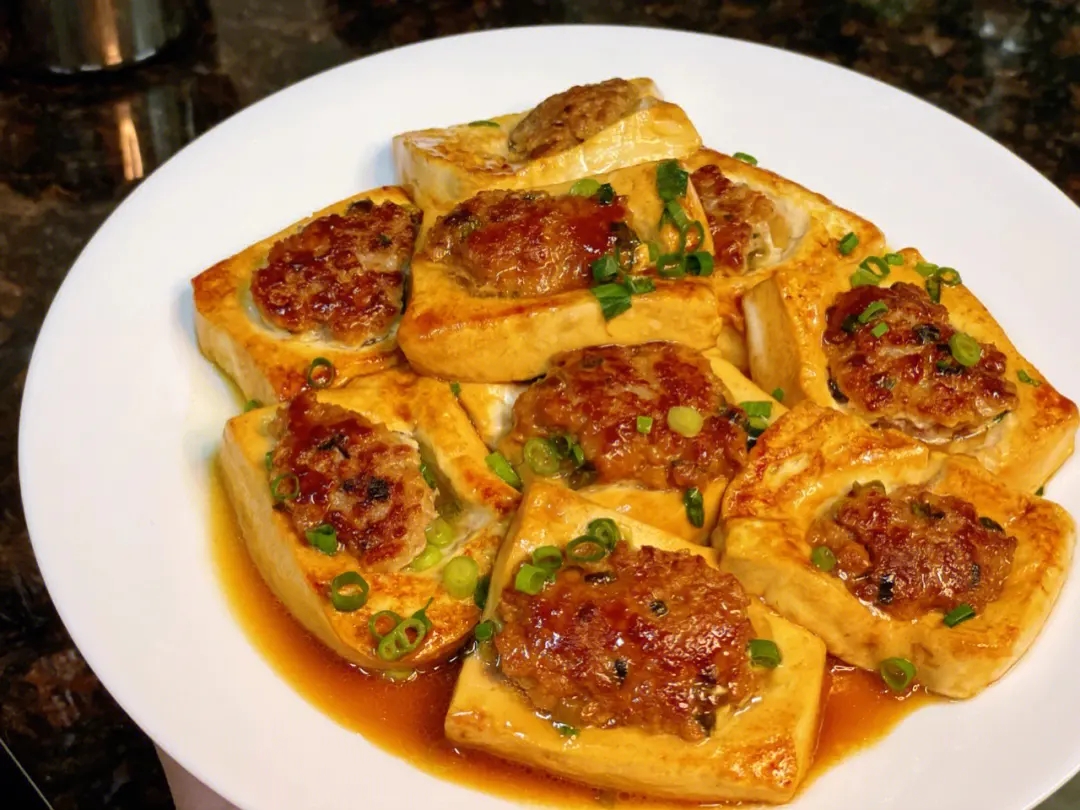 酿豆腐的寓意,别有风味的酿豆腐制作分享 酿豆腐是中国传统的美食之一