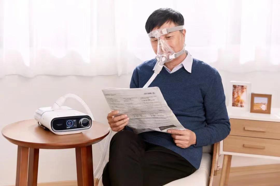 氧疗是指通过给氧设备,如氧气面罩,鼻导管或呼