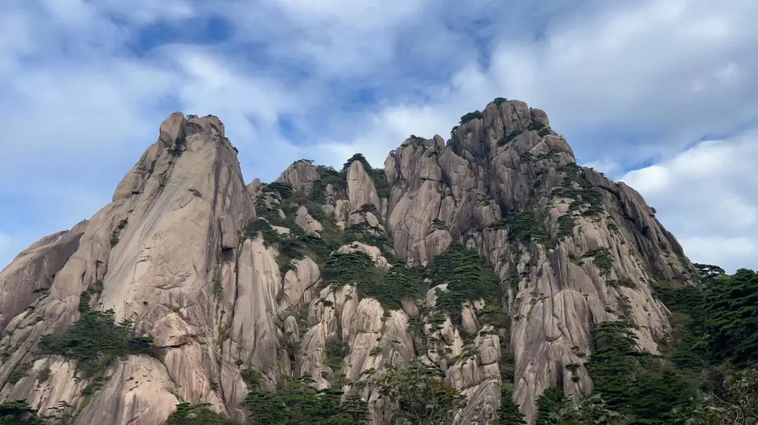 安徽黄山旅游攻略 以下是一些安徽黄山的好玩地方,可以参考:  1.