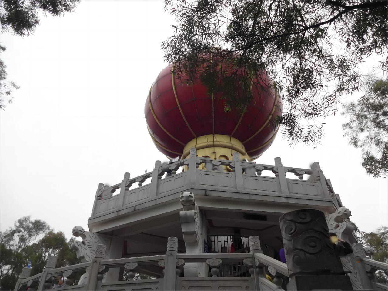 东莞八景之首—旗峰山公园简介 旗峰山投资共6000万元建成和重修了