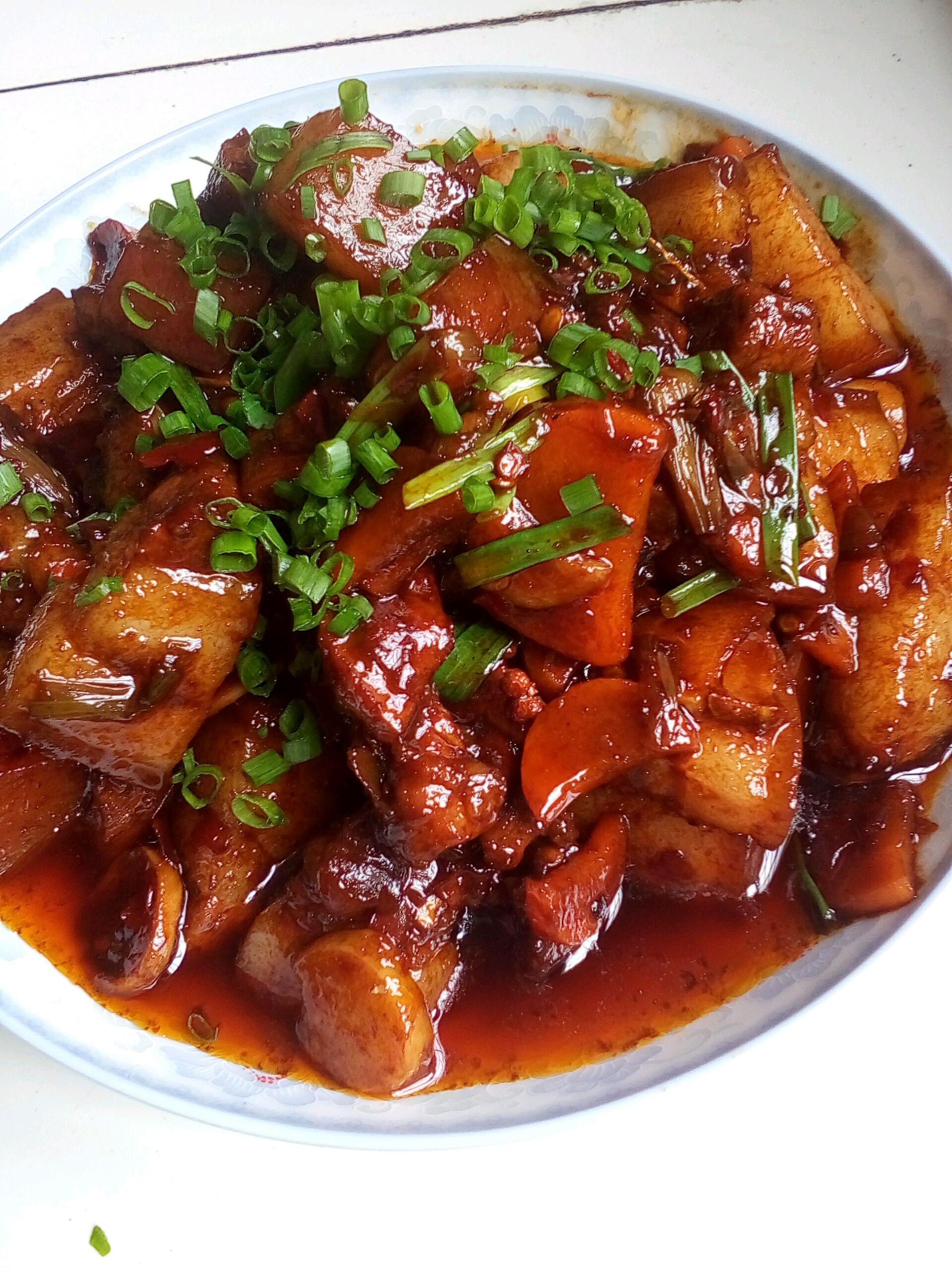 "红烧肉食谱来啦!🔥😋" 红烧肉食谱来啦!😋  1️⃣ 备好食