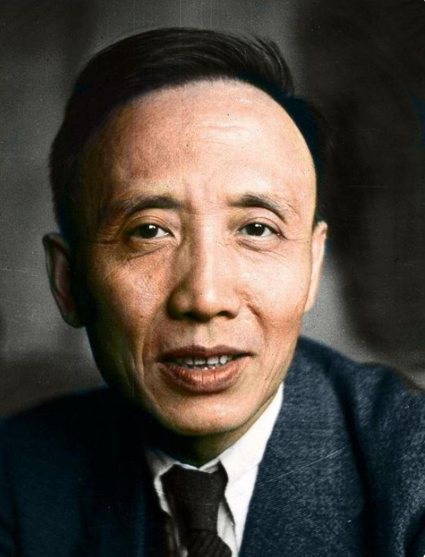 1937年,郭沫若回到中国和于立群结婚了.