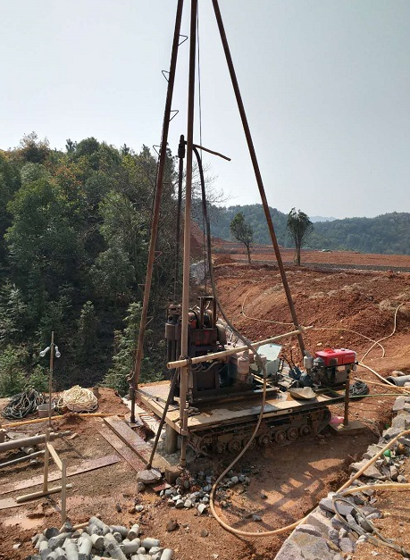 浅水井#浅水井是指井深不深的水井,通常井深在10米以内.