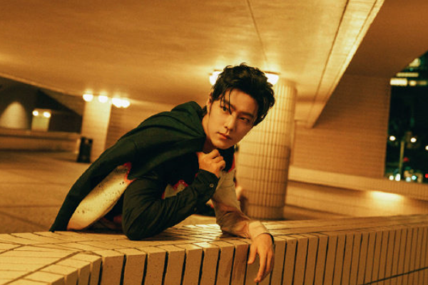 肖战一入场一落座,就直接飚出世趋第五的嘛!