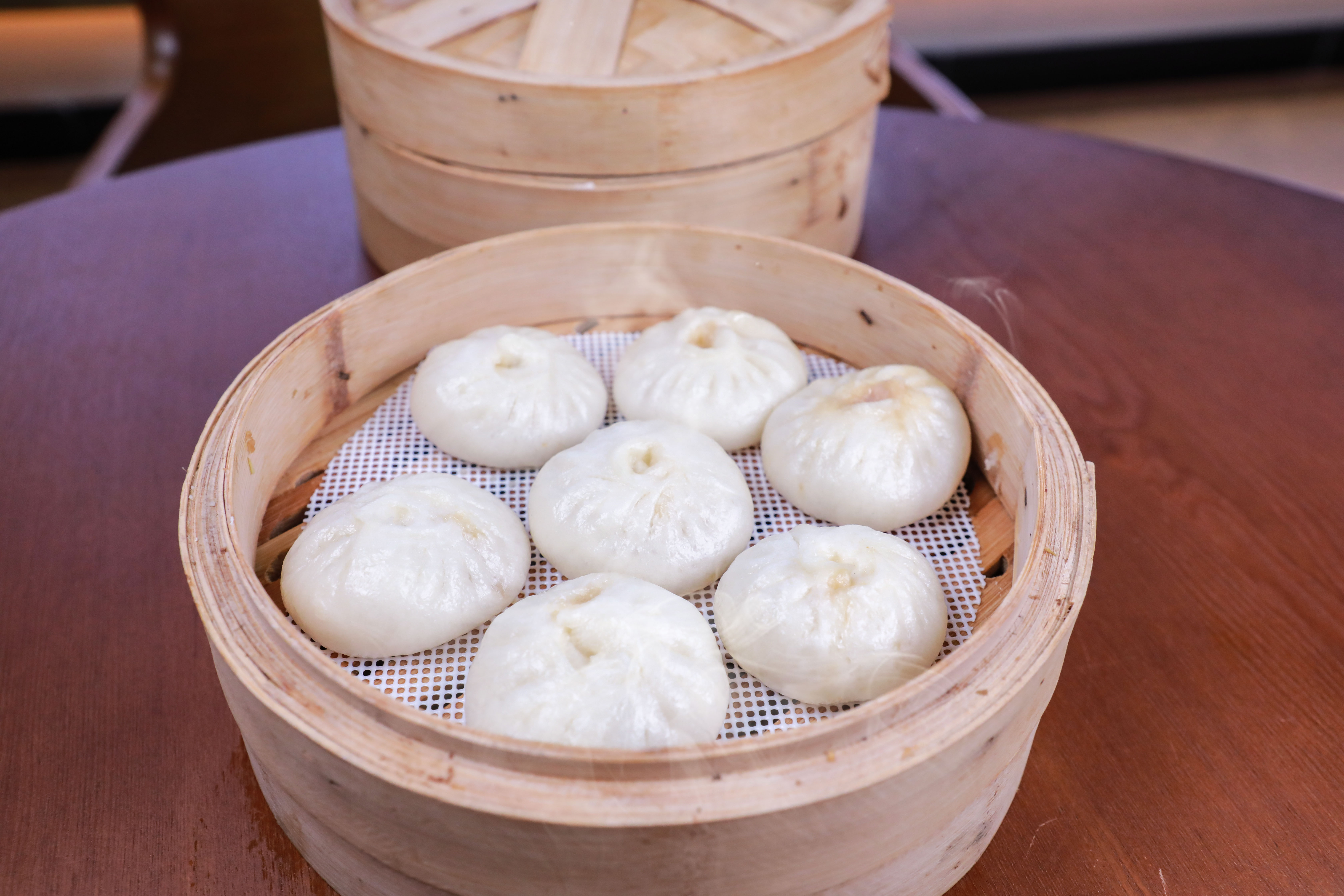 但是,想要做出一份蓬松暄软的小笼包,需要掌握一些技巧.