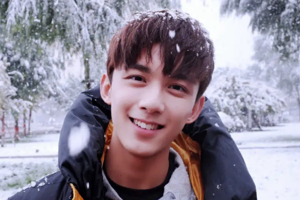 吴磊的射箭图 ,有没有人考虑吴磊的感受啊,吴磊:怎么就我是小时候的图