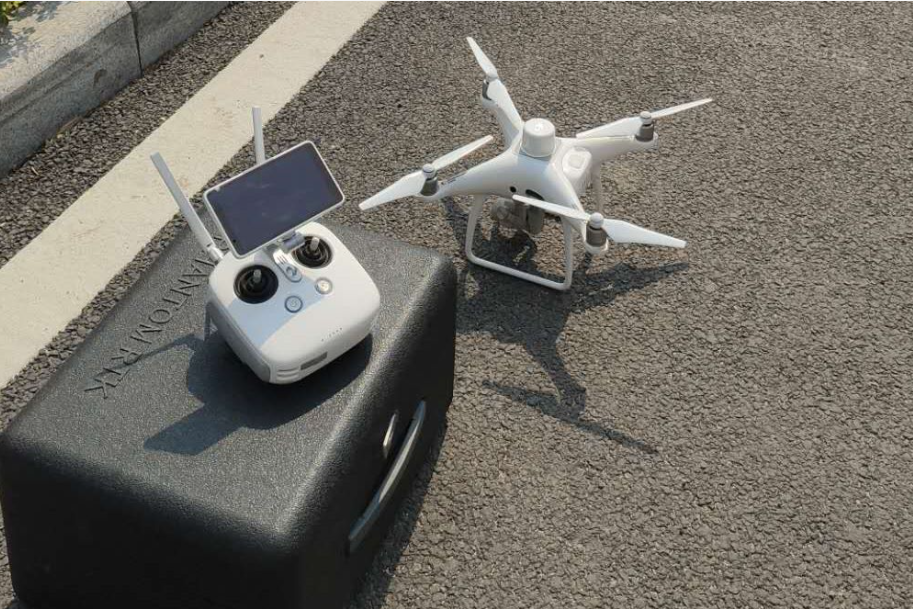 大疆精灵4rtk-测绘级 大疆精灵4rtk是一款高效的无人机,旨在提供高