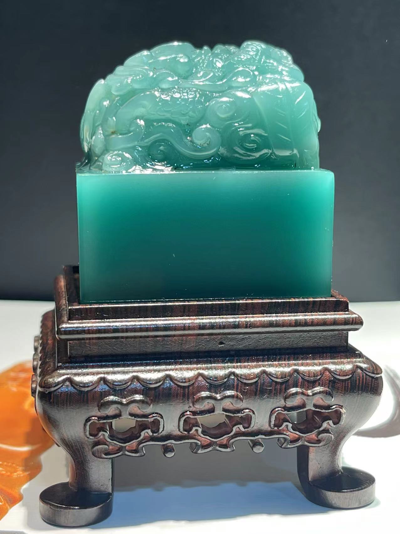 四川雅安绿帝王绿  尺寸:4.8/4.8/5.