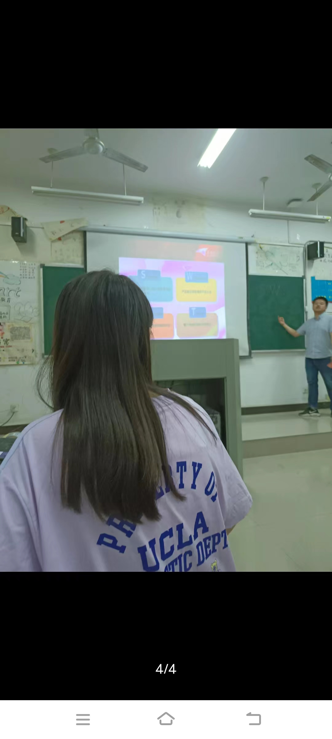 妍艳新妆照映人, 人间天上两难比. #青春#少女#大学#美女#00后