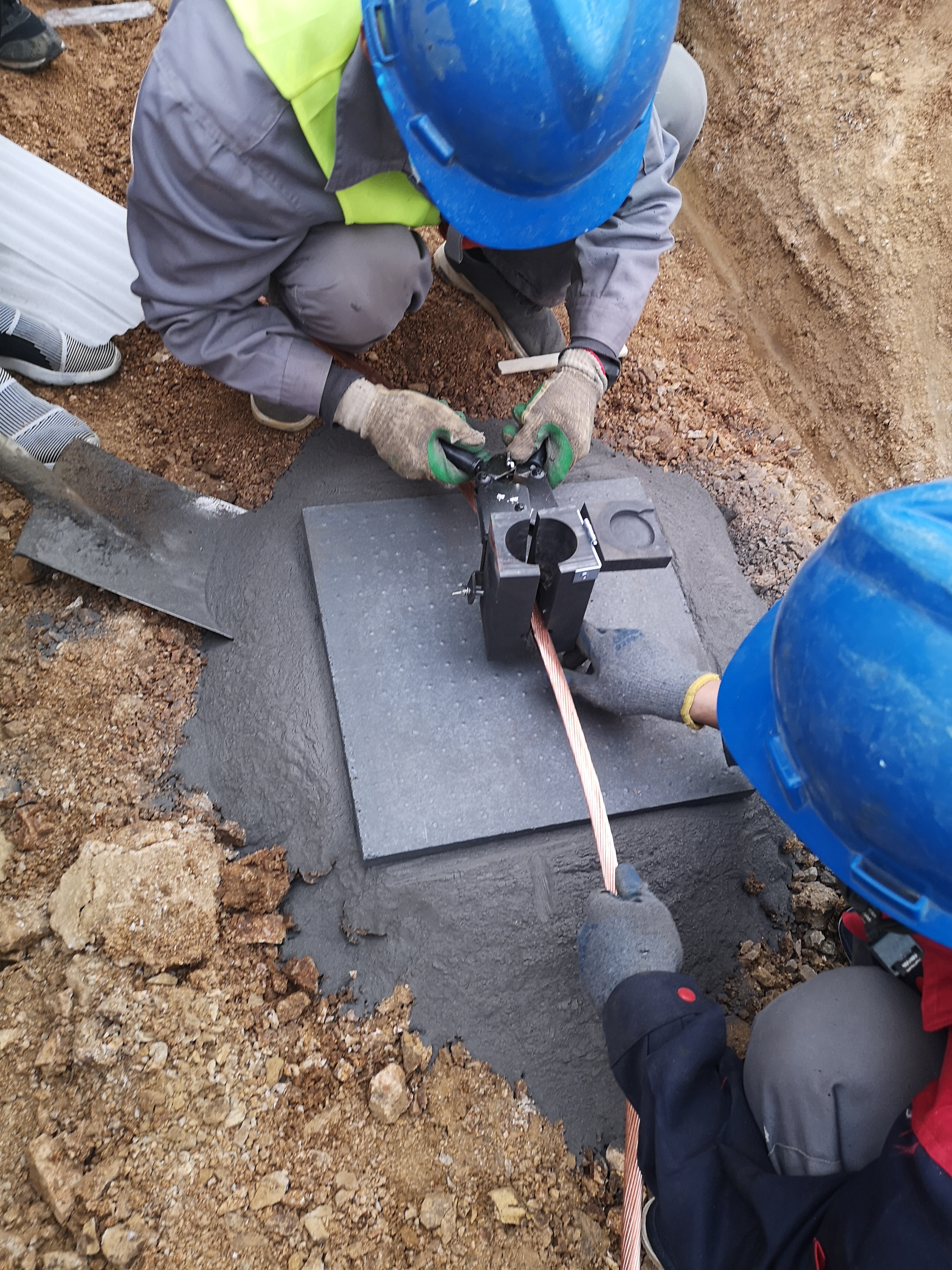 正确地进行接地模块施工可以有效地保护设备和人员的安全.