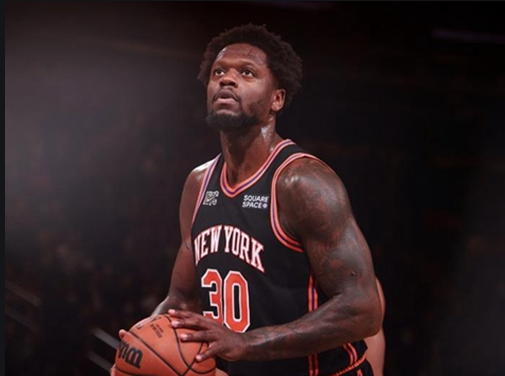 朱利叶斯兰德尔的季后赛数据:16.6分8.3篮板3.5失误,投篮命中率37.4%.