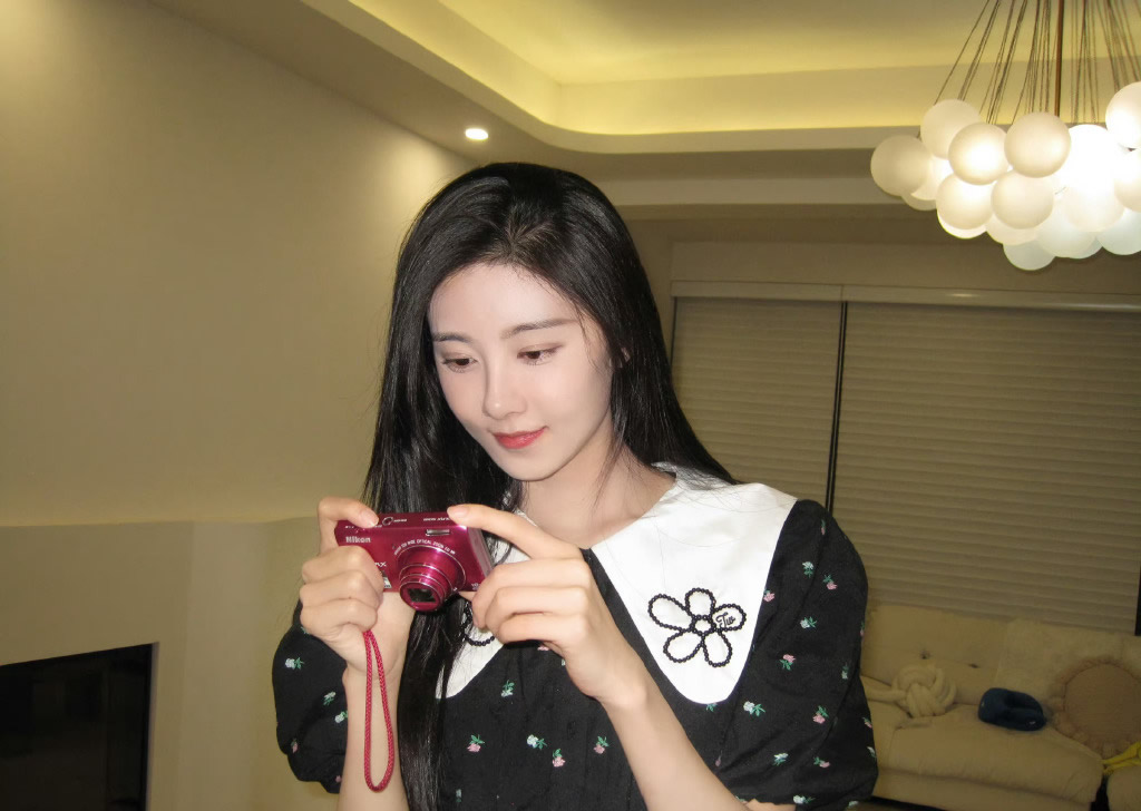 93 《梦中的那片海》女二号曹斐然7天涨粉41万,演的太好了,把人物都