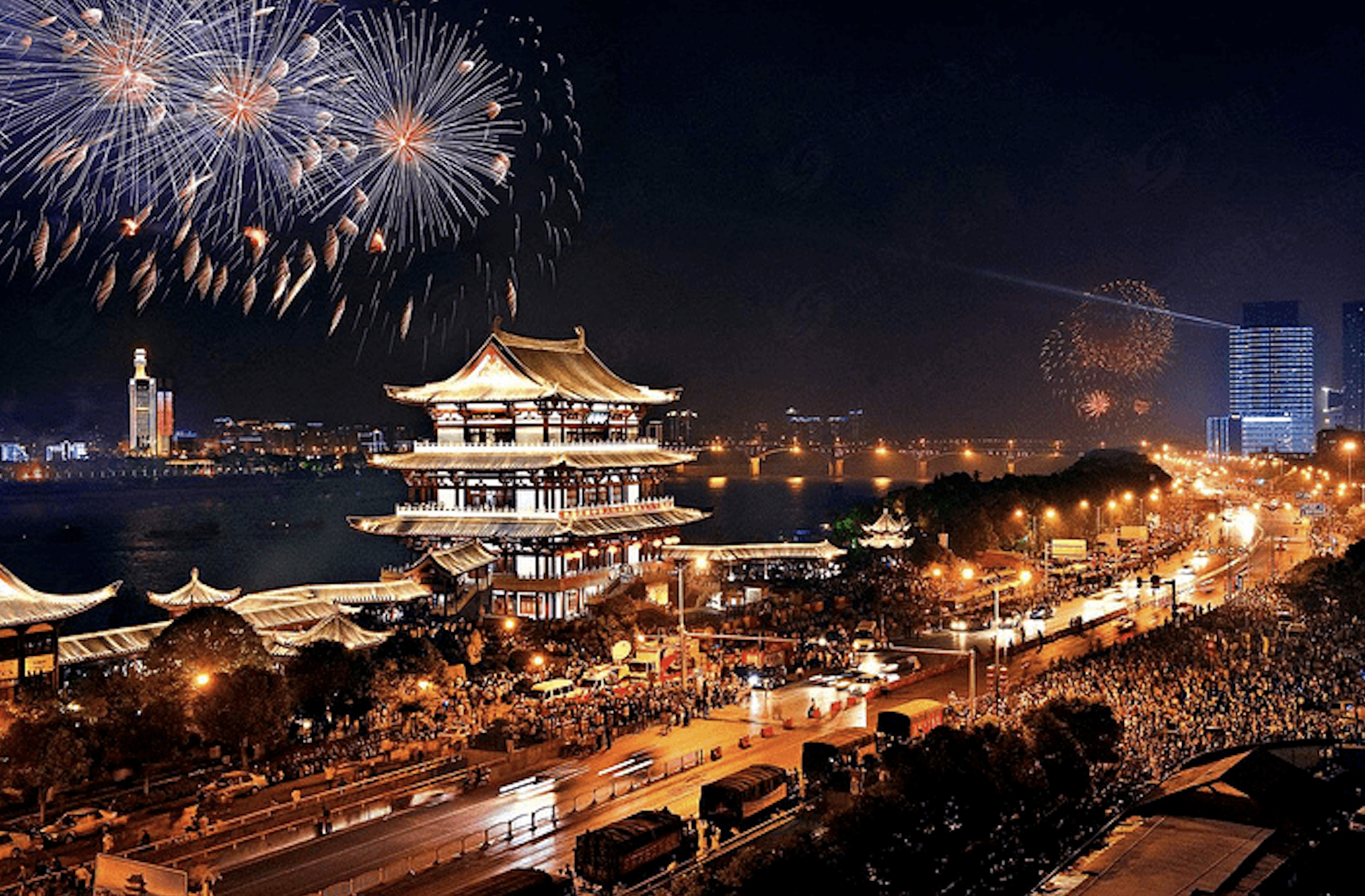 长沙美食:穿越历史与街头巷尾的味道 长沙是一座美食之都,长沙的美食