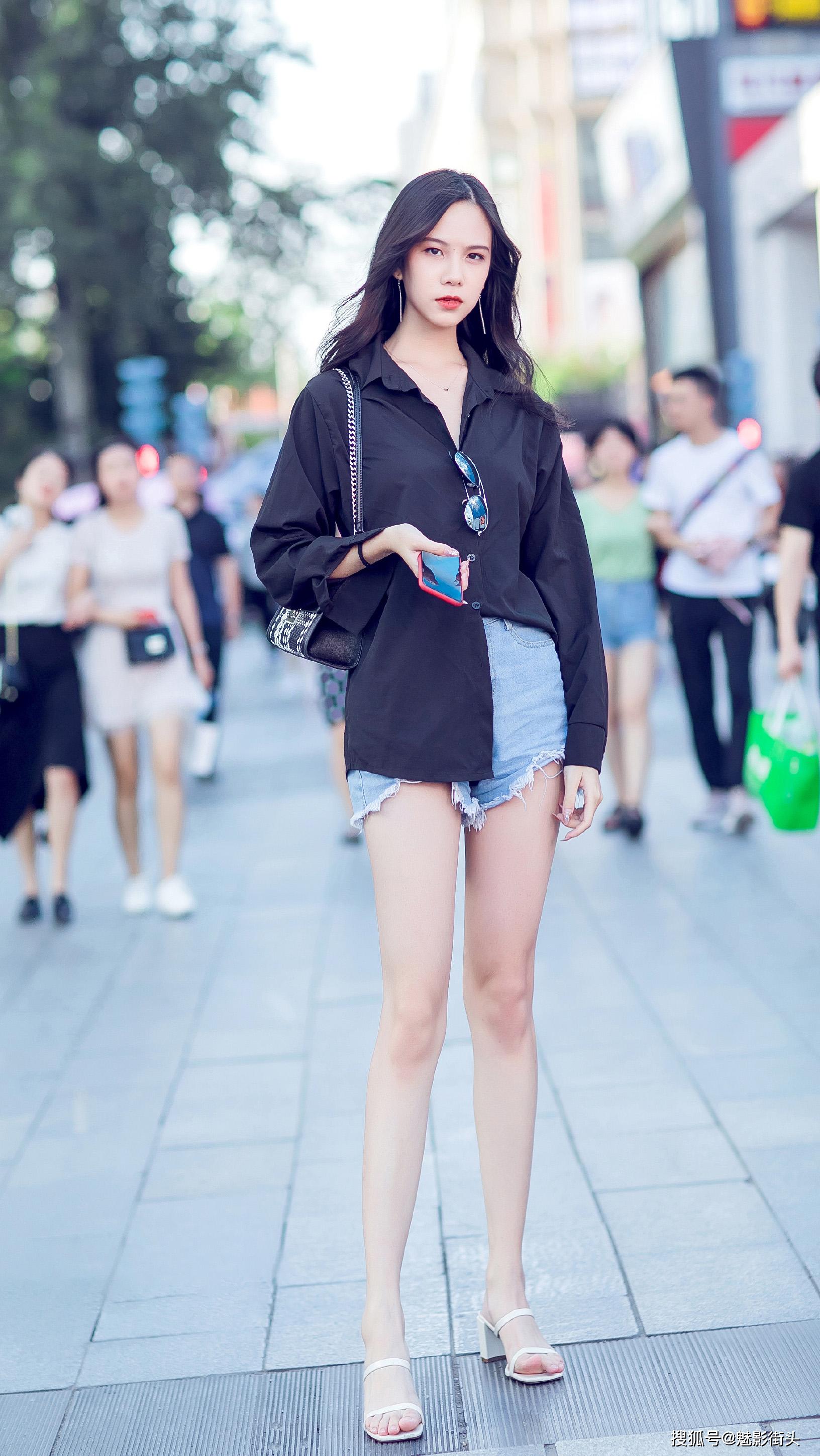 91时尚穿搭 夏天是展示时尚风格的最佳时机.