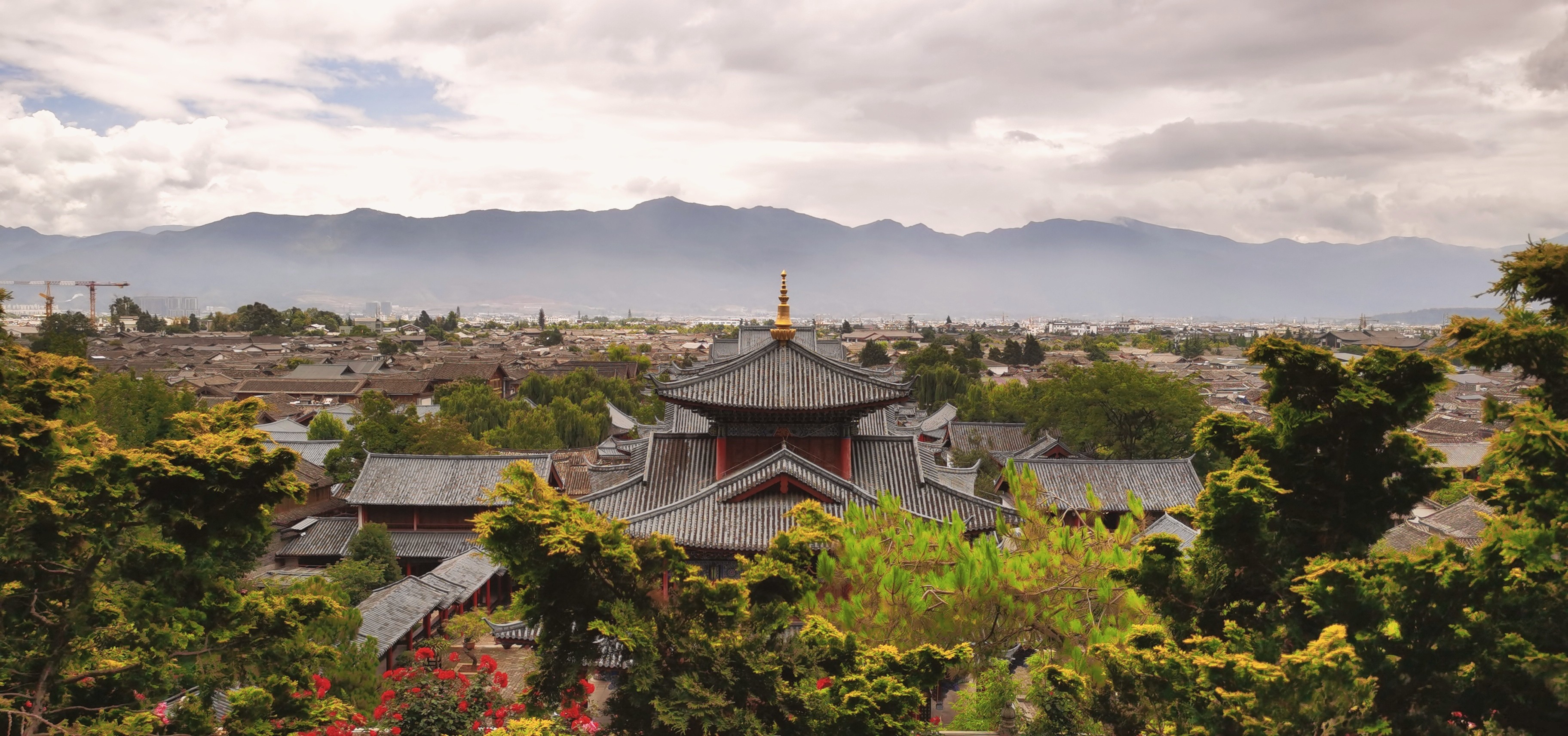 丽江风光旖旎,自然美景瑰宝92 丽江,一个风光旖旎的城市,拥有着冰川