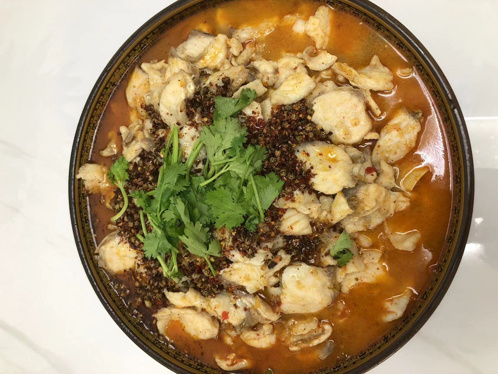 欢迎来到我的菜谱分享,今天交到家做一道四川名菜水煮鱼的家庭做法