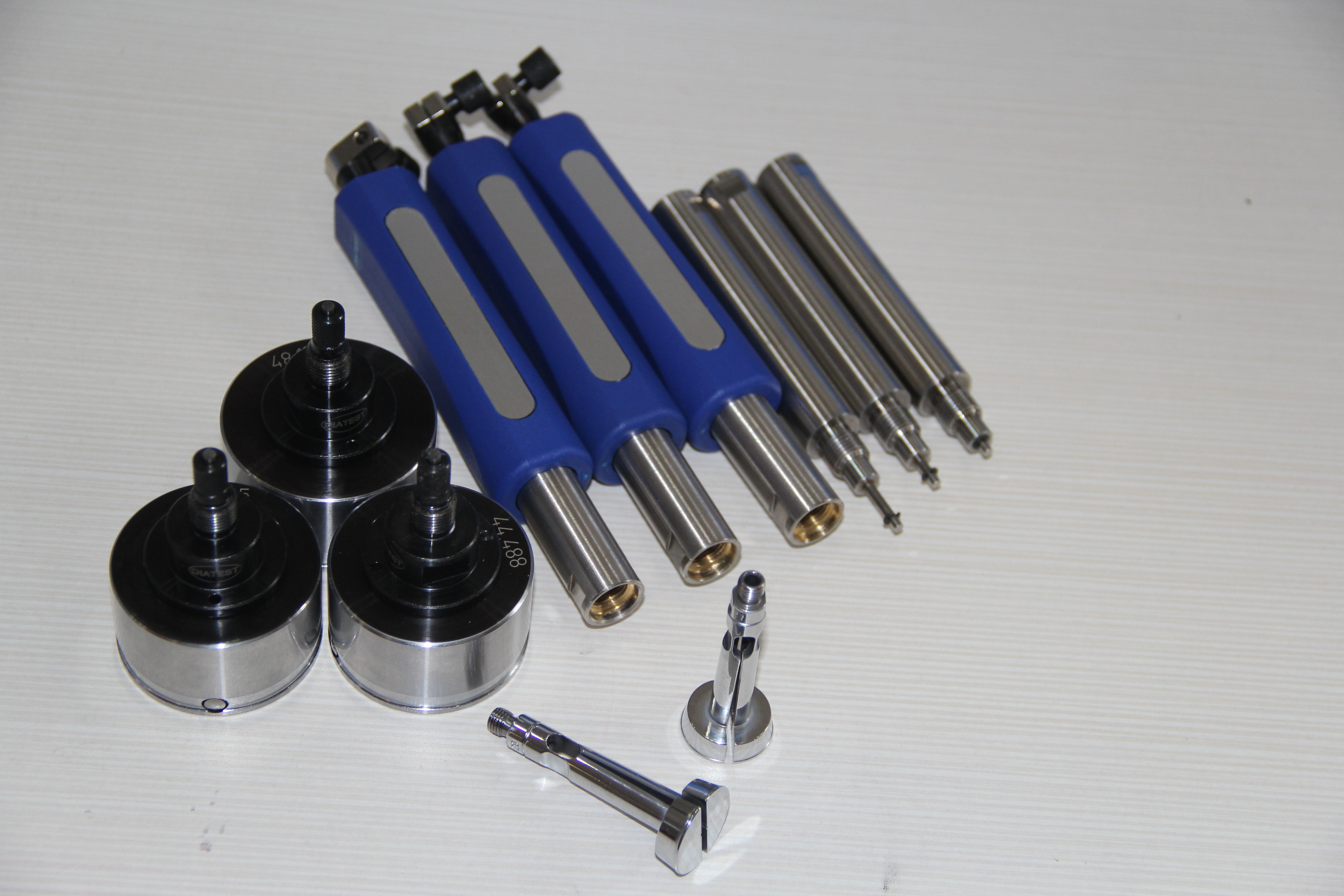 对于初学者而言,使用电子塞规可能会有一些困难,下面提供一些使用电子