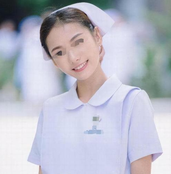 2005年,一个护士李丽莲和她的商人丈夫常因家庭问题吵架