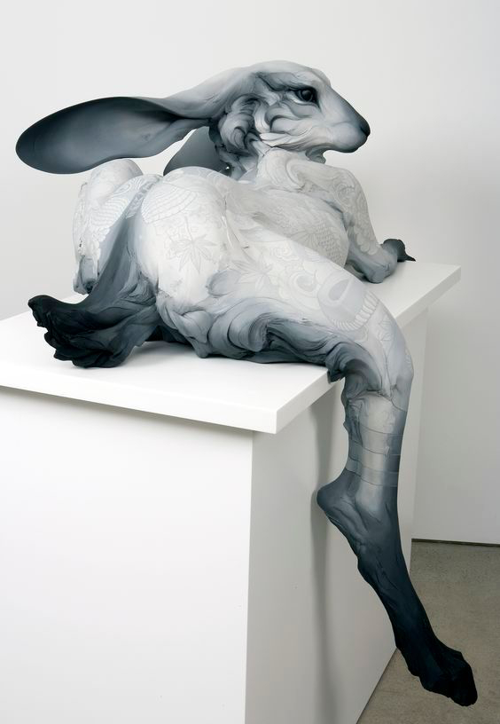 美国雕塑艺术家beth cavener stichter的陶瓷雕塑作品充满了动物形象