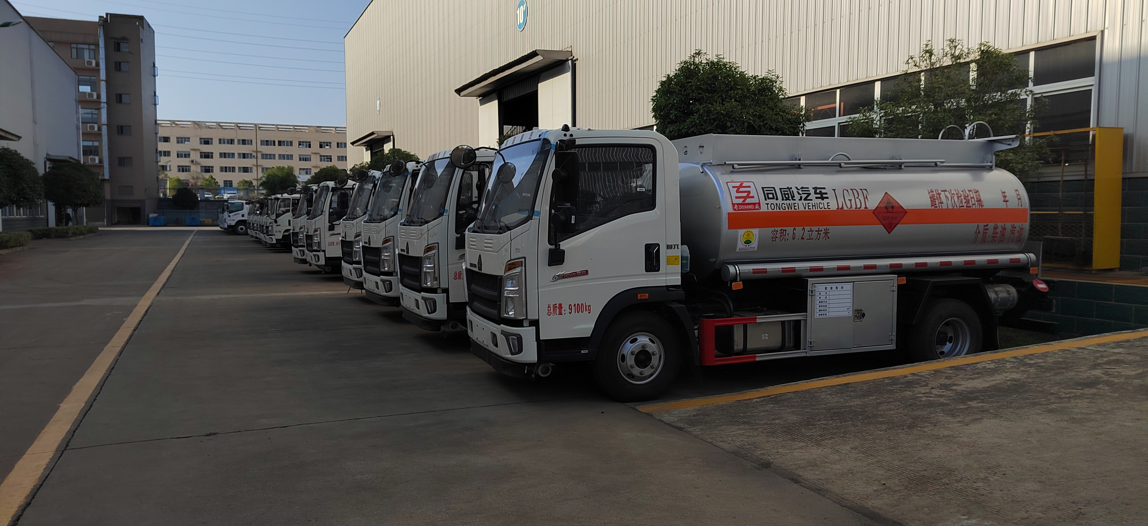 5吨油罐车,柴油运输配送 今天我们自豪地展示了一款高品质的豪沃6