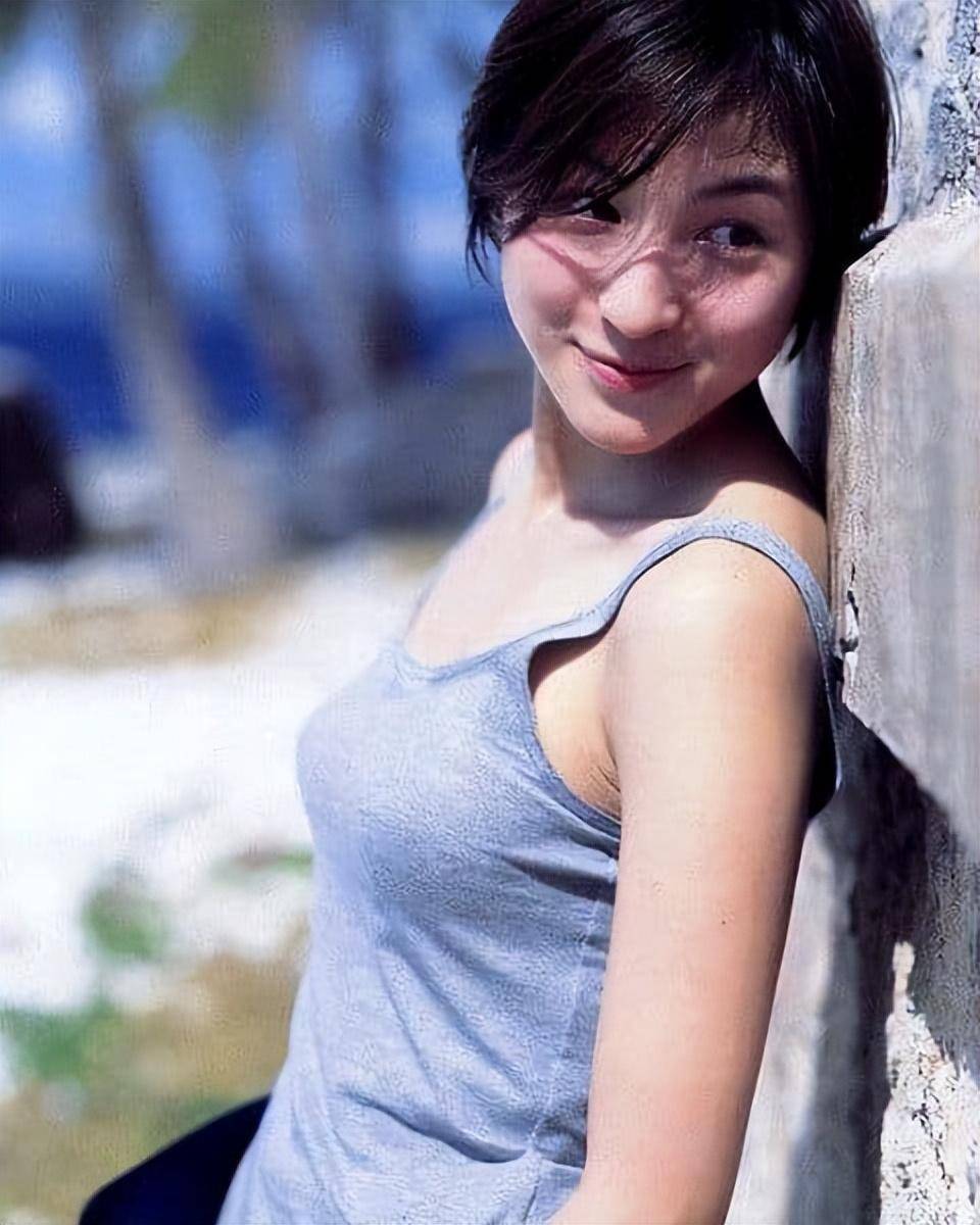 广末凉子的婚姻,如樱花般短暂 令人心碎的消息,广末凉子离婚了 日本