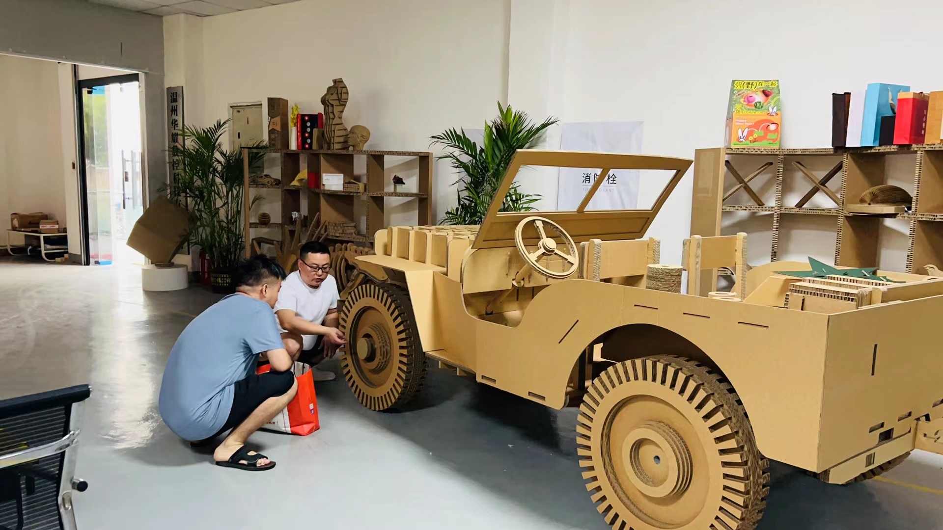 bevisli设计作品 纯瓦楞纸板打造的越野车,你能