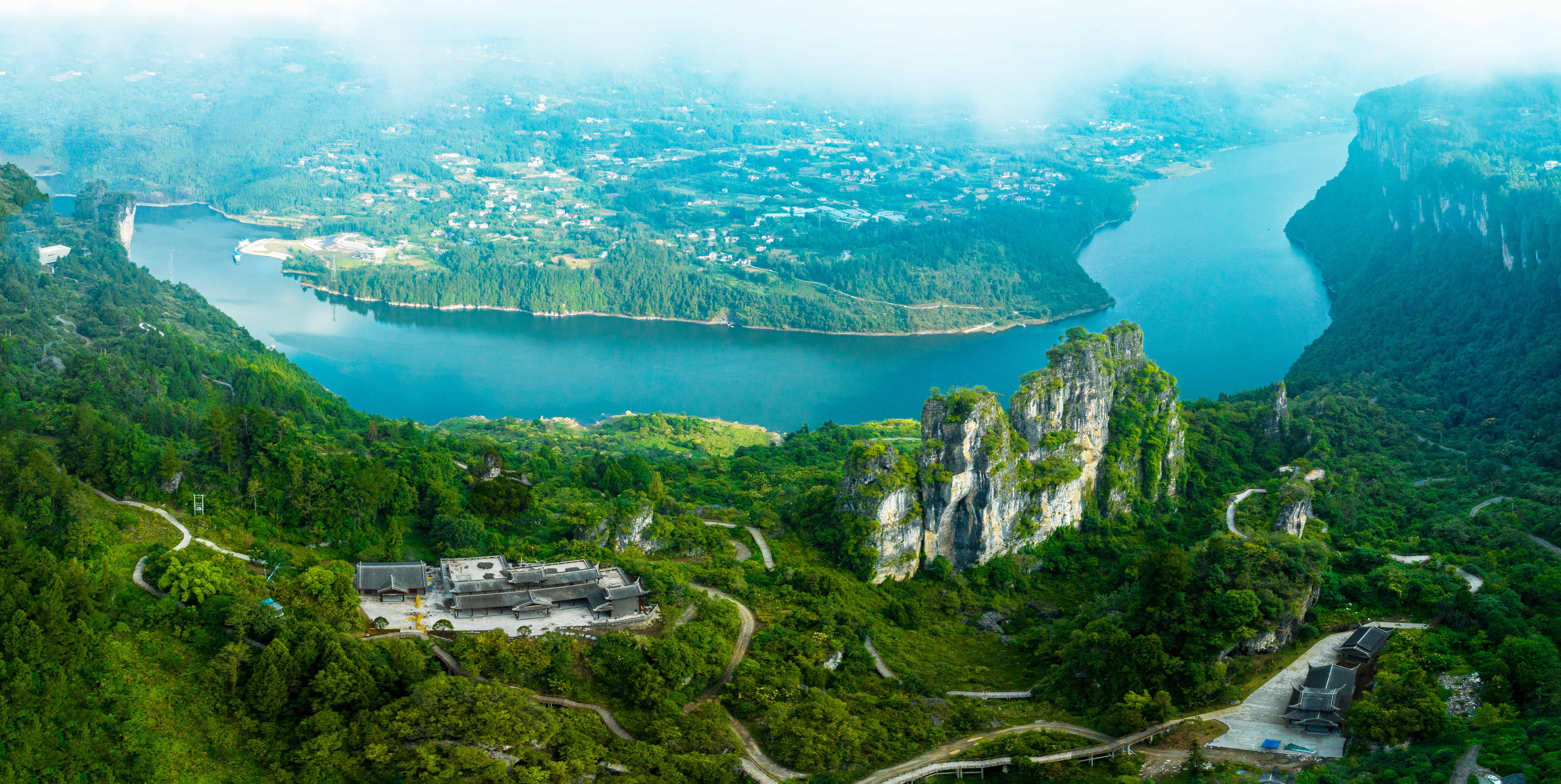 恩施大清江红花峰林美景如人间仙境,红花 探访恩施大清江红花峰林,其
