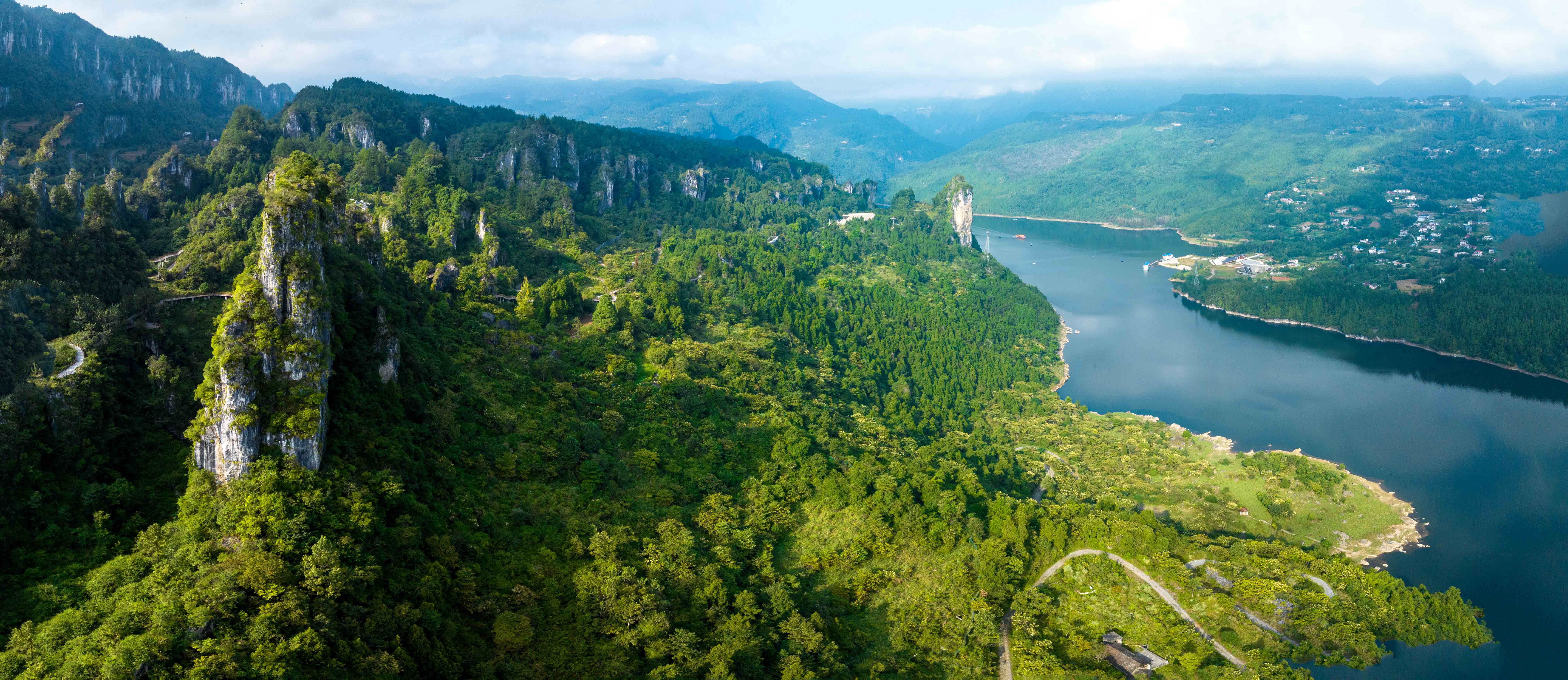 恩施大清江红花峰林美景如人间仙境,红花 探访恩施大清江红花峰林,其