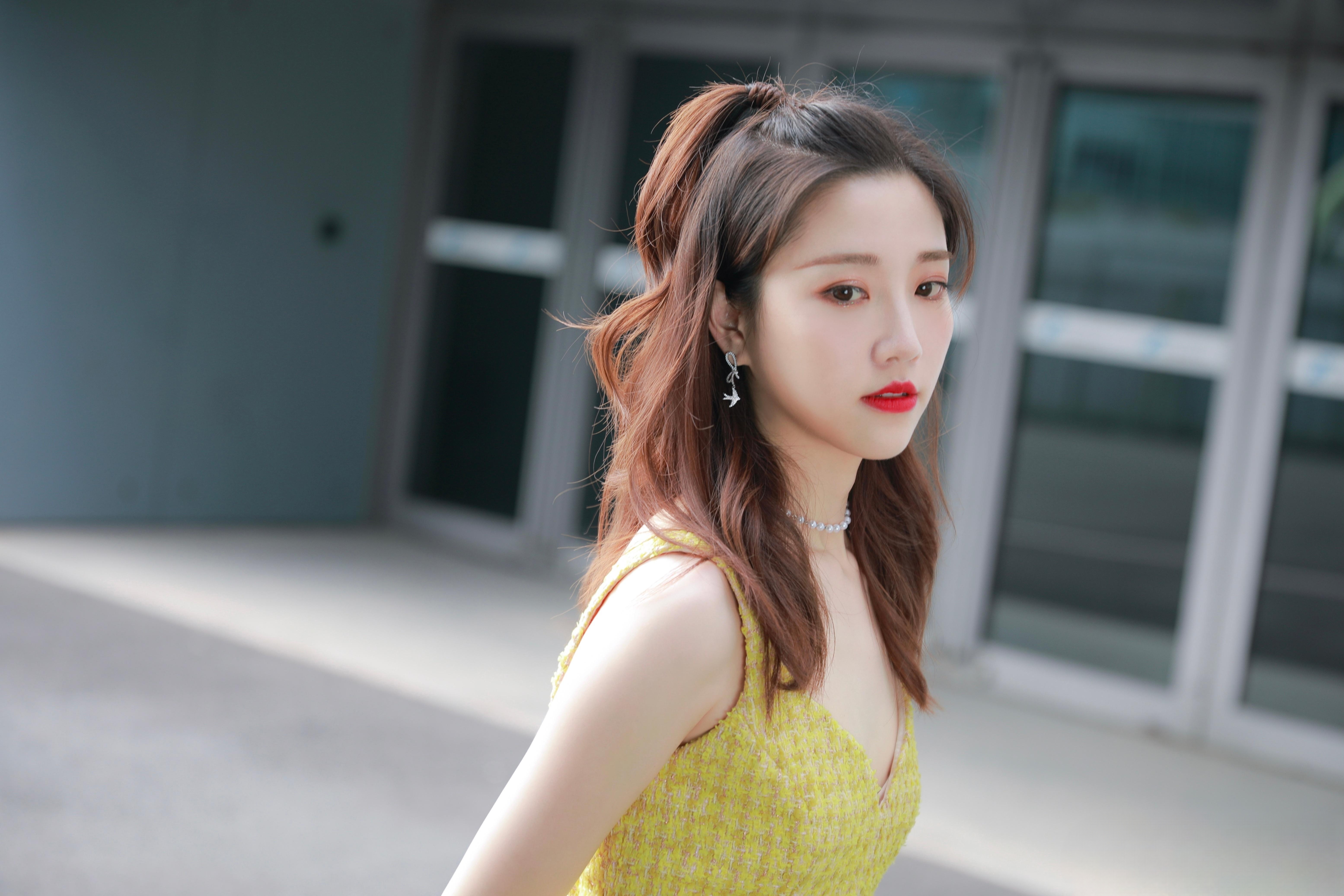 张纯烨 女主持人里颜值较高的一位