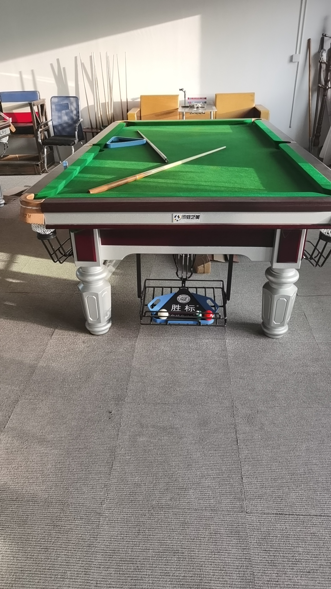 花式九球台球桌# 花式九球是一种比较新颖的台球玩法,它在传统的九球