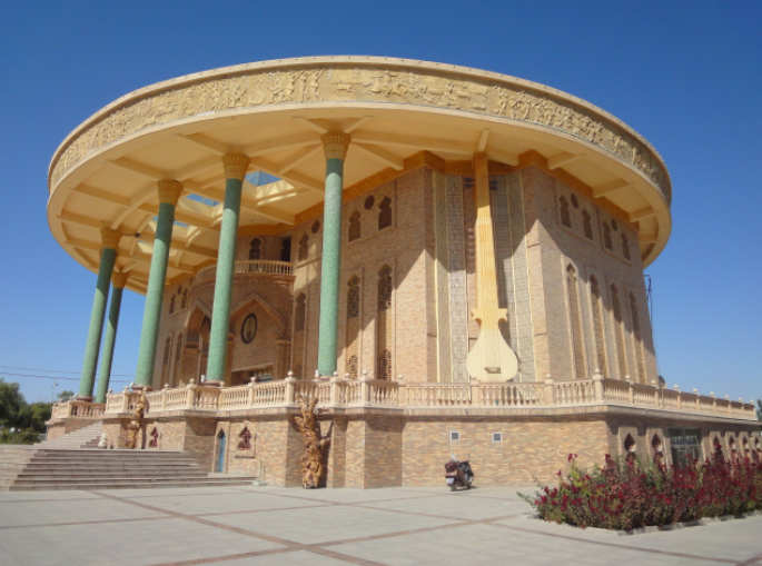 哈密旅游景点攻略详情:古城美食与历史文化 哈密91,是一座风景秀美