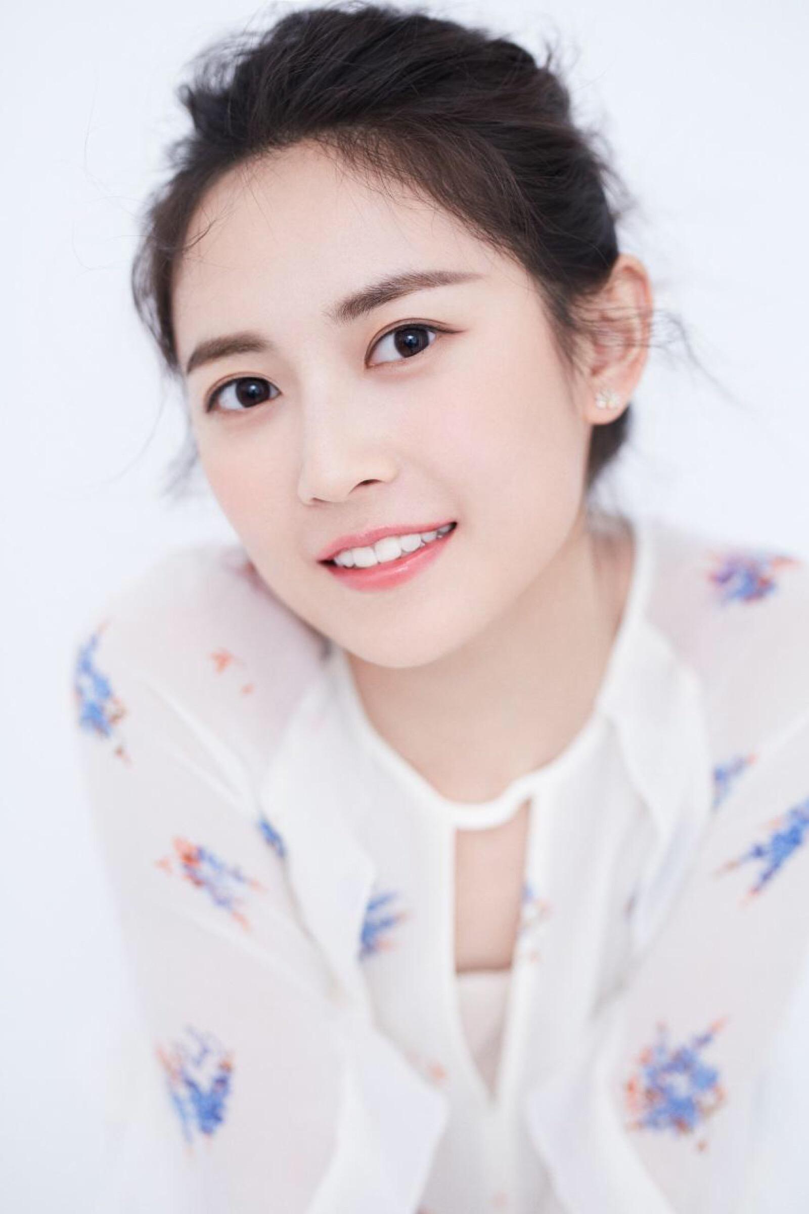 陈钰琪,美丽又善良的明星,最近在机场遇到了尴尬的事情,你猜发生了