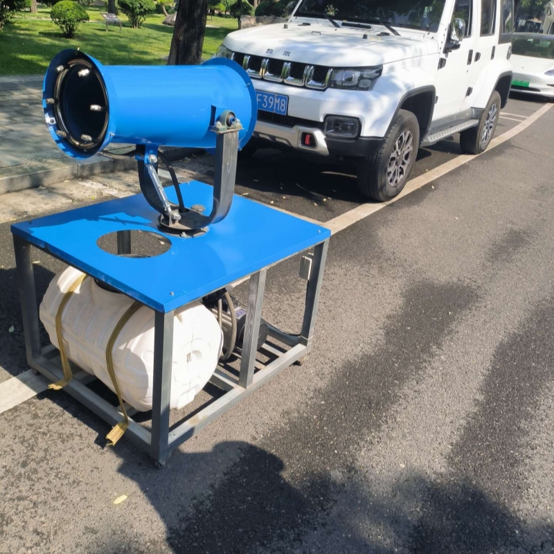 雾炮机是一种高效的喷雾设备,常被用于城市降尘,降温,喷洒农药等领域