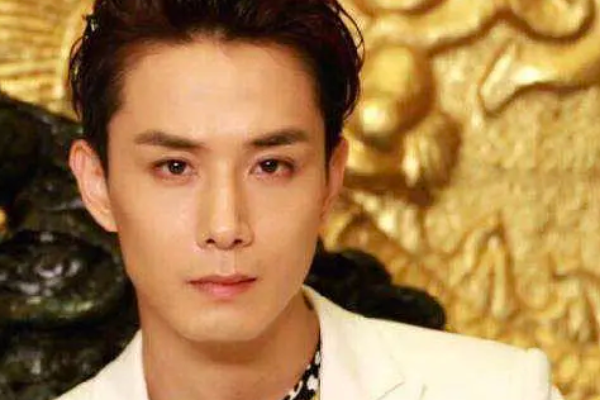 在节目中,李承铉谈论水土不服,表示自己搬过很多次家,绝对不会出现