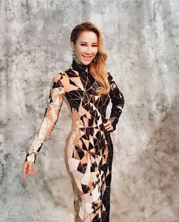 coco李玟是咱学生时期很喜欢的一位歌手,很有个性和独特的魅力!